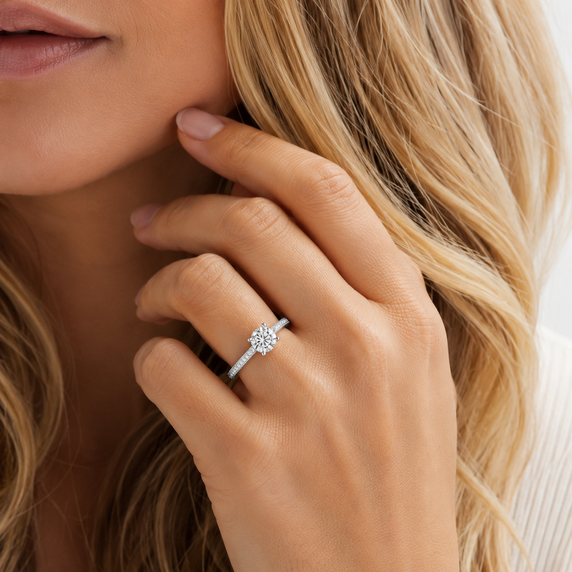 Round Diamond Shoulder Set Engagement Ring, Millgrain | RSM01