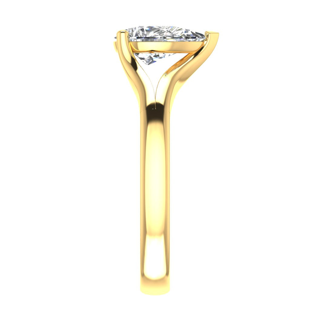 Pear Solitaire Yellow Gold Ring, Raised Split | SMA