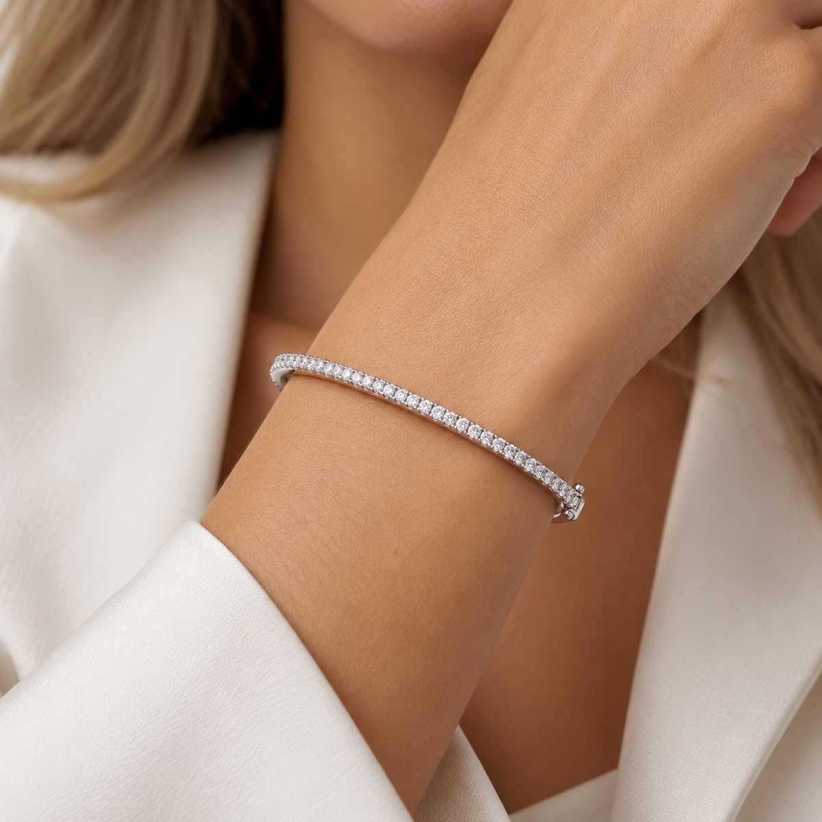 Round Diamond Bangle | Hinge & Clasp Claw Set | BG1001